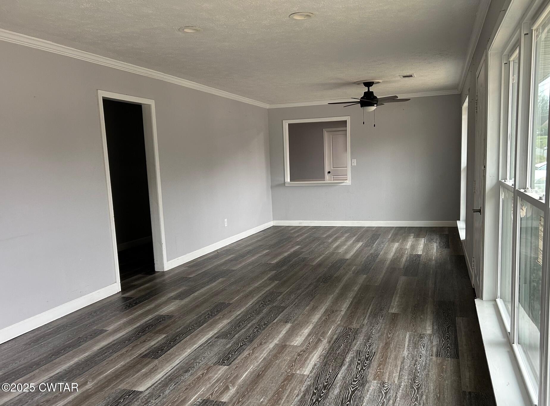 216 North Grayson Street Newbern, TN 38059 - Photo 4 of 12 newbern lr