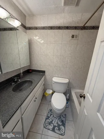 $2,600 | 5107 Bay Road, Bensalem, PA 19020