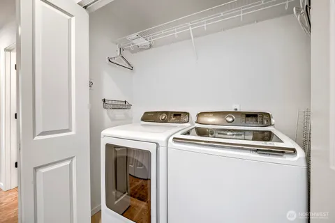 $825,000 | 5206 Delridge Way Southwest, Unit B, Seattle, WA 98106