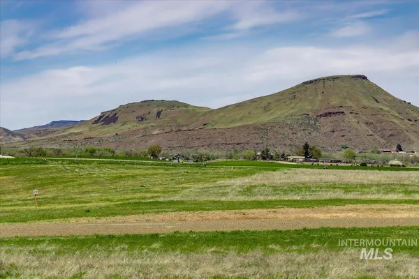 $345,000 | 3935 Jake Lane, Emmett, ID 83617