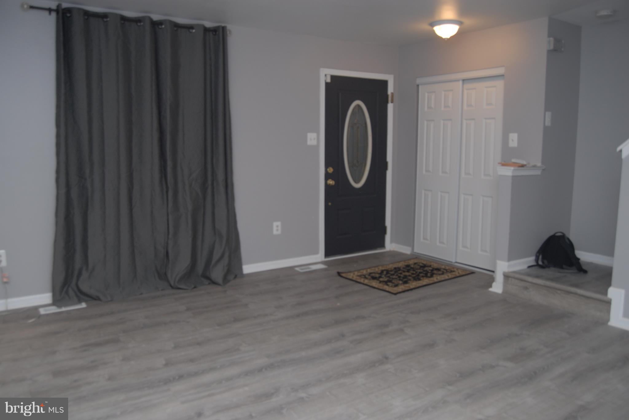 2343 London Bridge Drive Silver Spring, MD 20906 - Photo 2 of 28 Living room