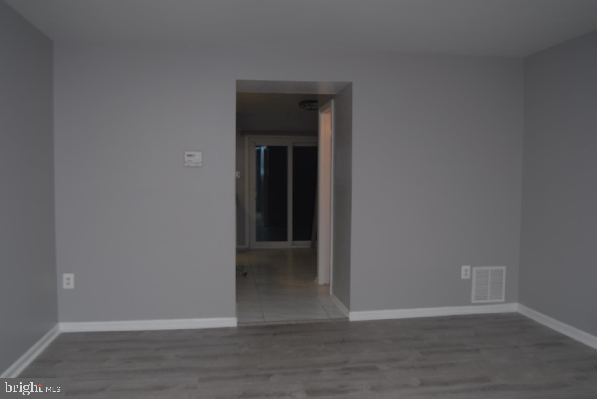2343 London Bridge Drive Silver Spring, MD 20906 - Photo 3 of 28 Living room