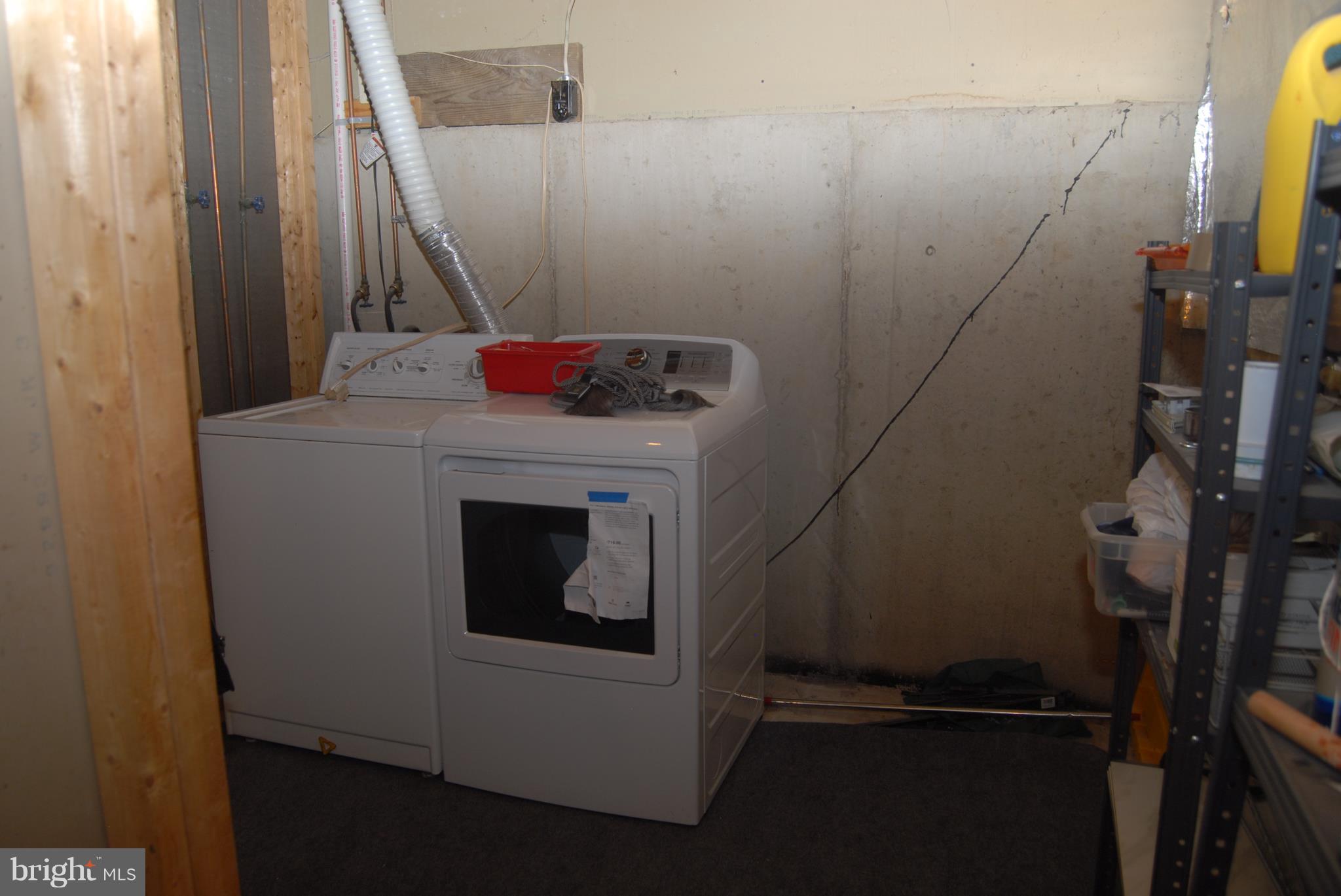 2343 London Bridge Drive Silver Spring, MD 20906 - Photo 21 of 28 Laundry room