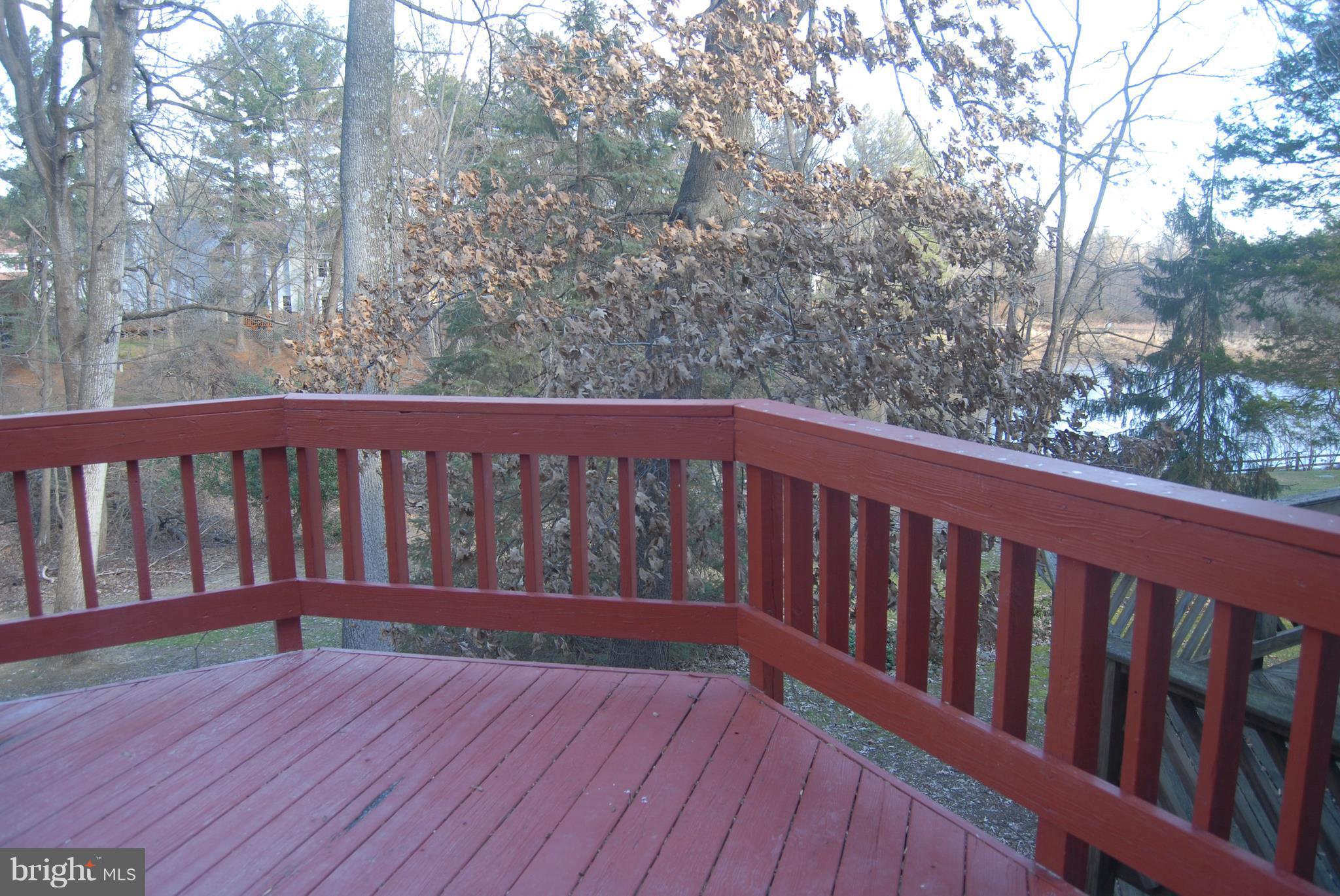 2343 London Bridge Drive Silver Spring, MD 20906 - Photo 25 of 28 Exterior rear deck