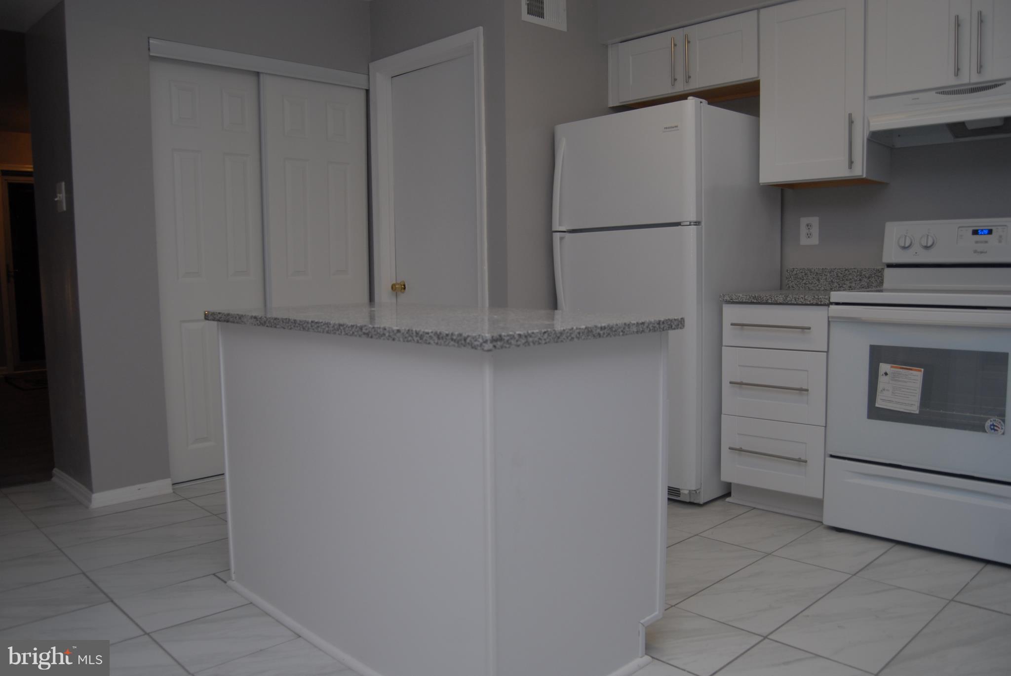 2343 London Bridge Drive Silver Spring, MD 20906 - Photo 5 of 28 Kitchen