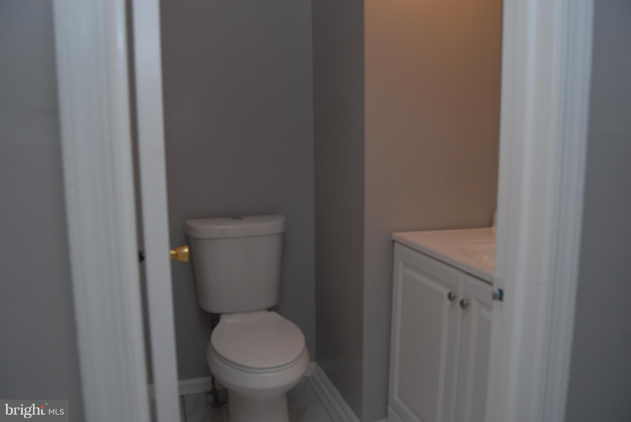 2343 London Bridge Drive Silver Spring, MD 20906 - Photo 8 of 28 Main level powder room