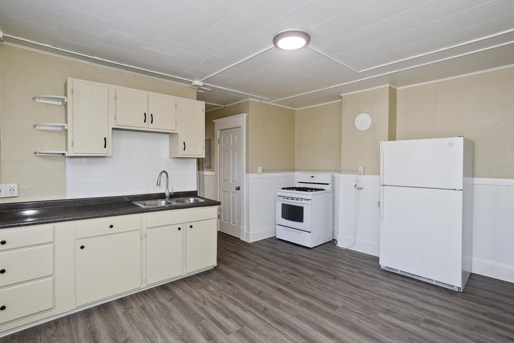 1196 Grattan Street, Unit 2R Chicopee, MA 01013 - Photo 1 of 12