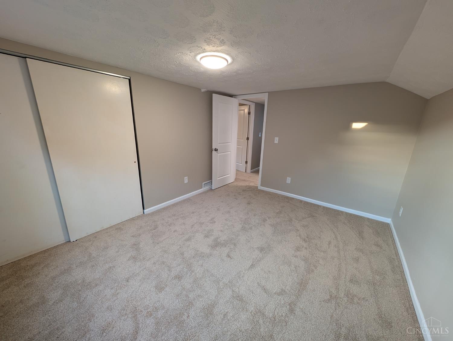 1127 West North Bend Road Cincinnati, OH 45224 - Photo 18 of 23
