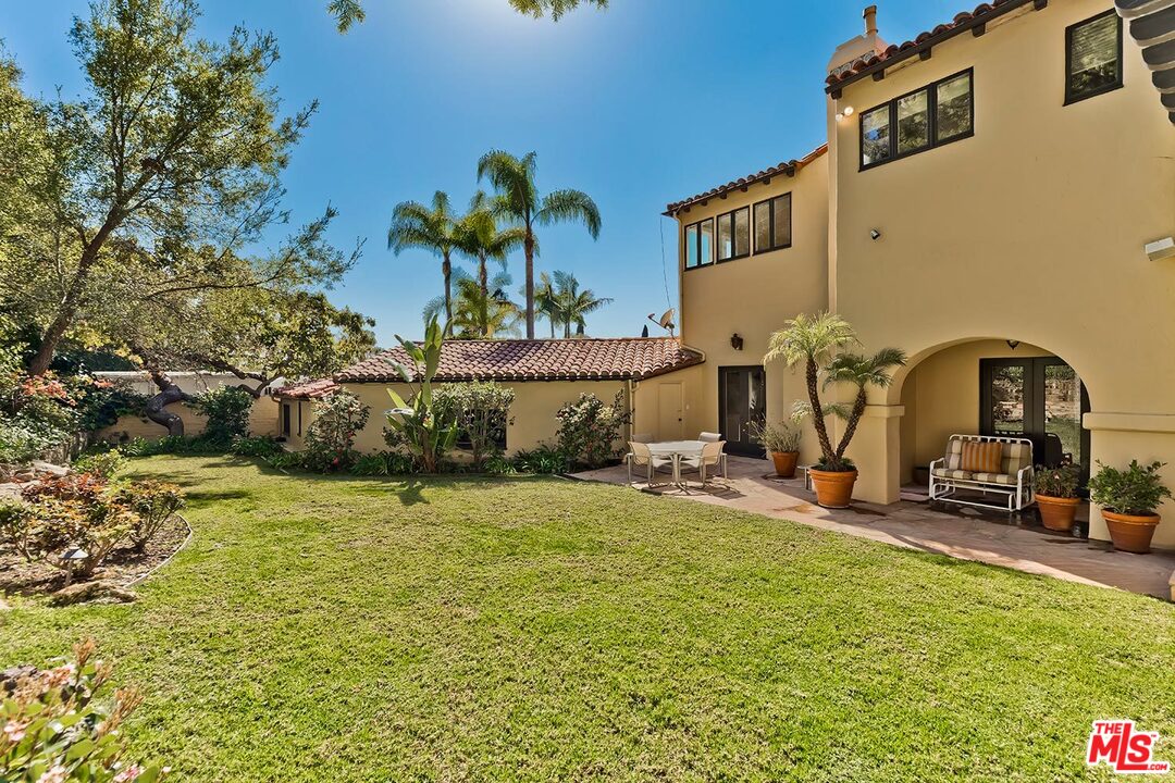 1130 Tower Road Beverly Hills, CA 90210 - Photo 29 of 30