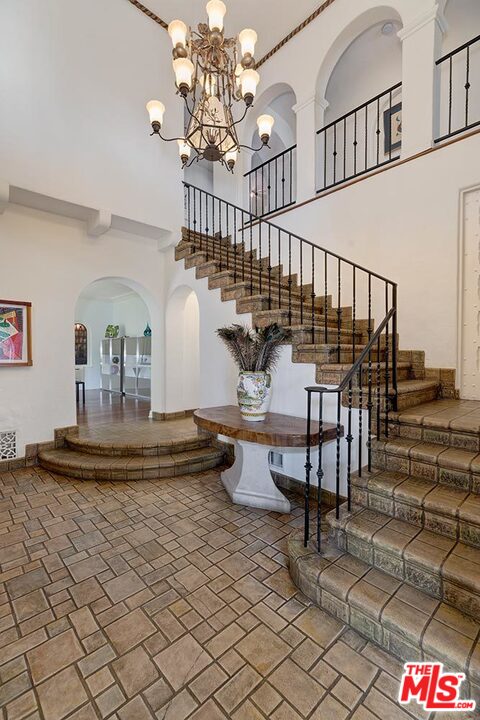 1130 Tower Road Beverly Hills, CA 90210 - Photo 4 of 30 a view of hall way with furniture