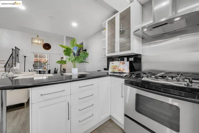 $499,000 | 7572 Mountain Boulevard, Unit 2, Oakland, CA 94605