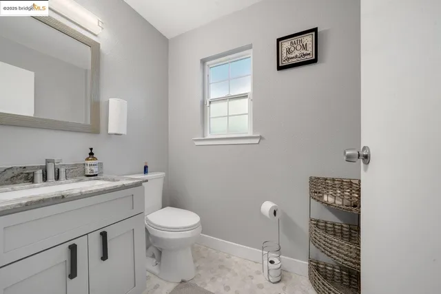 $499,000 | 7572 Mountain Boulevard, Unit 2, Oakland, CA 94605