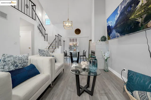 $499,000 | 7572 Mountain Boulevard, Unit 2, Oakland, CA 94605