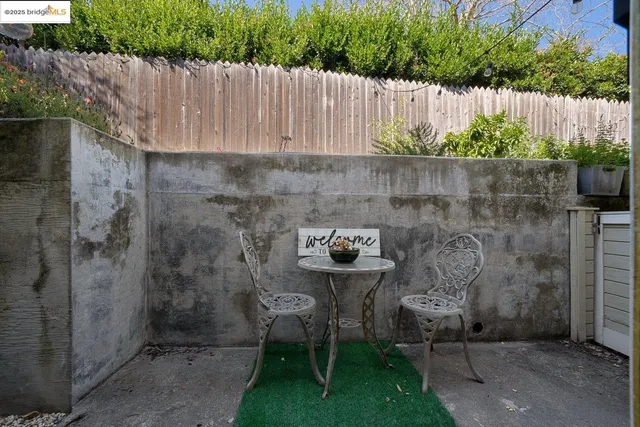 $499,000 | 7572 Mountain Boulevard, Unit 2, Oakland, CA 94605