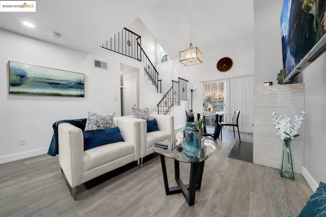 $499,000 | 7572 Mountain Boulevard, Unit 2, Oakland, CA 94605