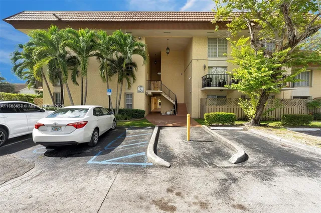 $264,900 | 8550 Southwest 109th Avenue, Unit 5119, Miami, FL 33173