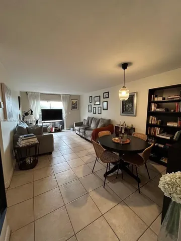 $264,900 | 8550 Southwest 109th Avenue, Unit 5119, Miami, FL 33173