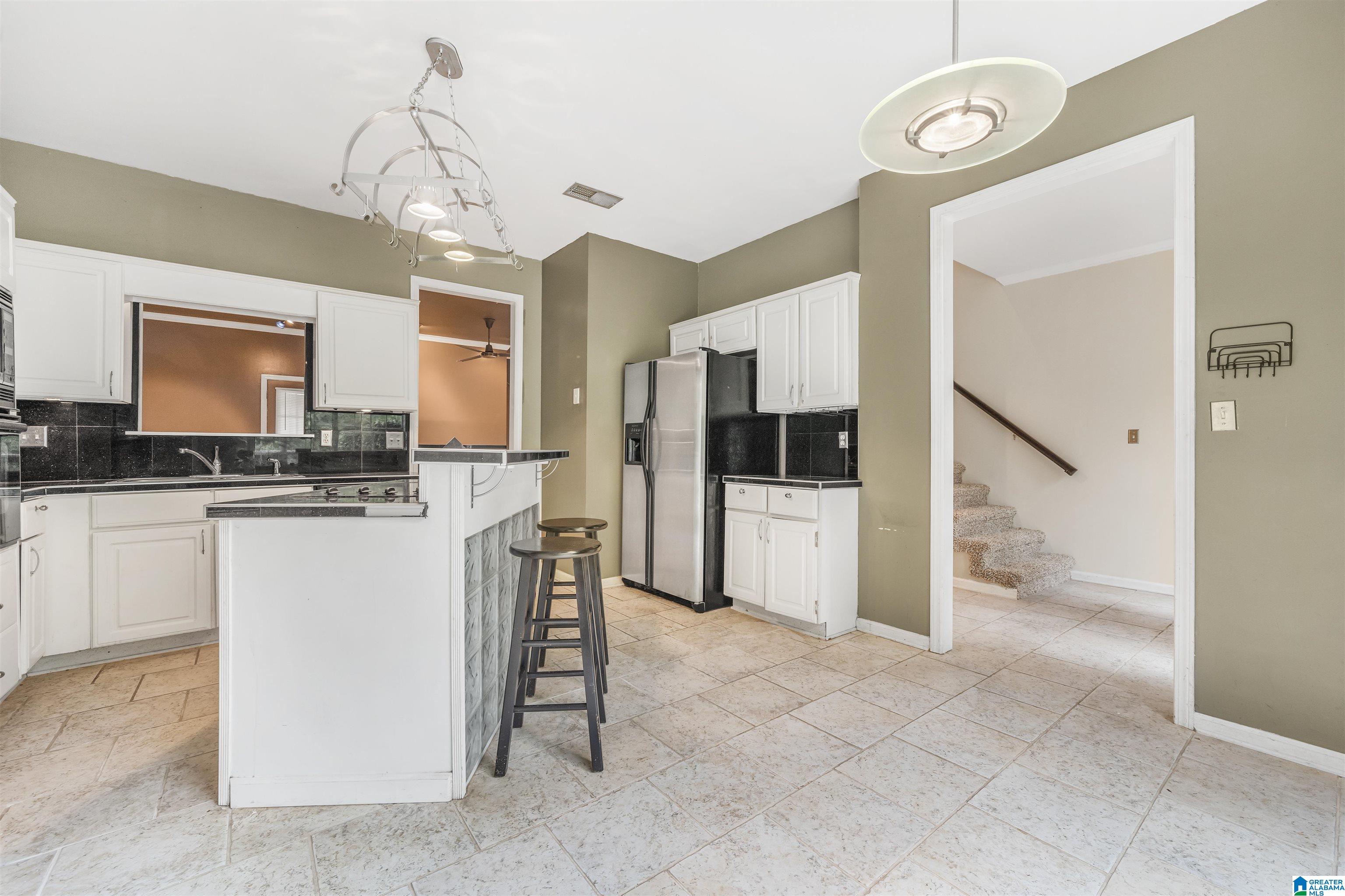 466 Cambrian Ridge Trail Pelham, AL 35124 - Photo 4 of 30