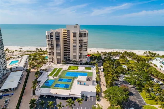 $1,895,000 | 4051 Gulf Shore Boulevard North, Unit 500, Naples, FL 34103