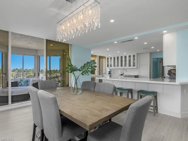 $1,895,000 | 4051 Gulf Shore Boulevard North, Unit 500, Naples, FL 34103
