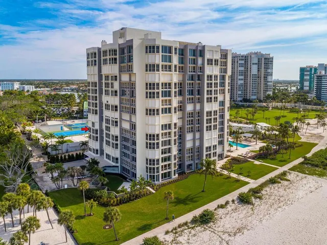 $1,895,000 | 4051 Gulf Shore Boulevard North, Unit 500, Naples, FL 34103