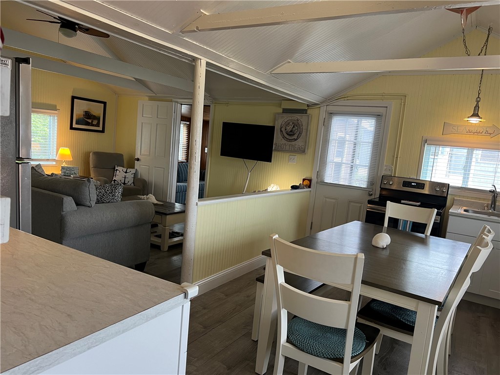 271 Great Island Road Narragansett, RI 02882 - Photo 17 of 36