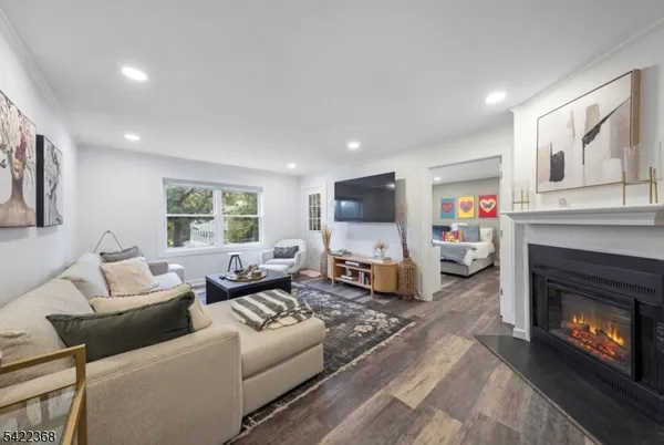 $479,900 | 19 Heritage Drive, Chatham, NJ 07928
