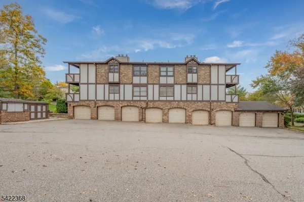 $479,900 | 19 Heritage Drive, Chatham, NJ 07928