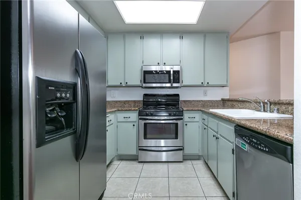 $719,000 | 221 South Oak Knoll Avenue, Unit 202, Pasadena, CA 91101