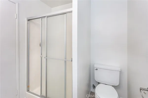 $719,000 | 221 South Oak Knoll Avenue, Unit 202, Pasadena, CA 91101