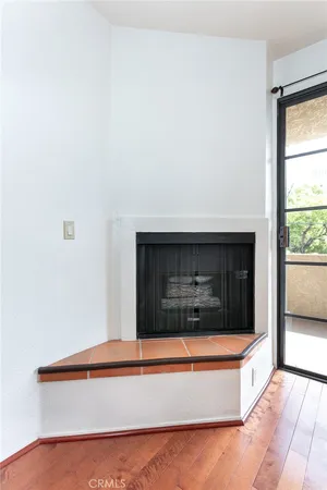 $719,000 | 221 South Oak Knoll Avenue, Unit 202, Pasadena, CA 91101
