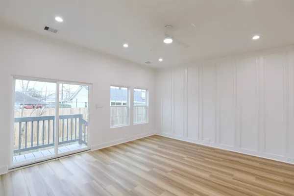 $3,000 | 421 East 41st Street, Houston, TX 77022