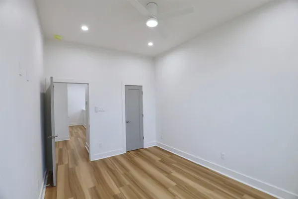 $3,000 | 421 East 41st Street, Houston, TX 77022