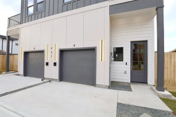$3,000 | 421 East 41st Street, Houston, TX 77022