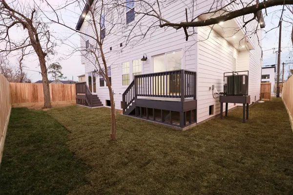 $3,000 | 421 East 41st Street, Houston, TX 77022