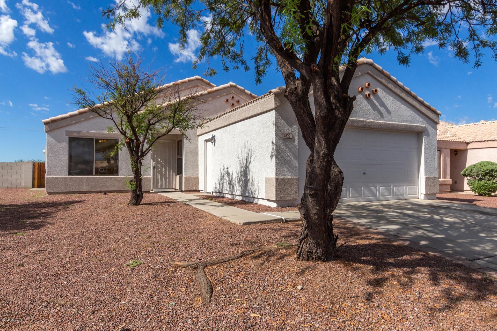 9822 Vía De Sisneroz Tucson, AZ 85747 - Photo 1 of 18