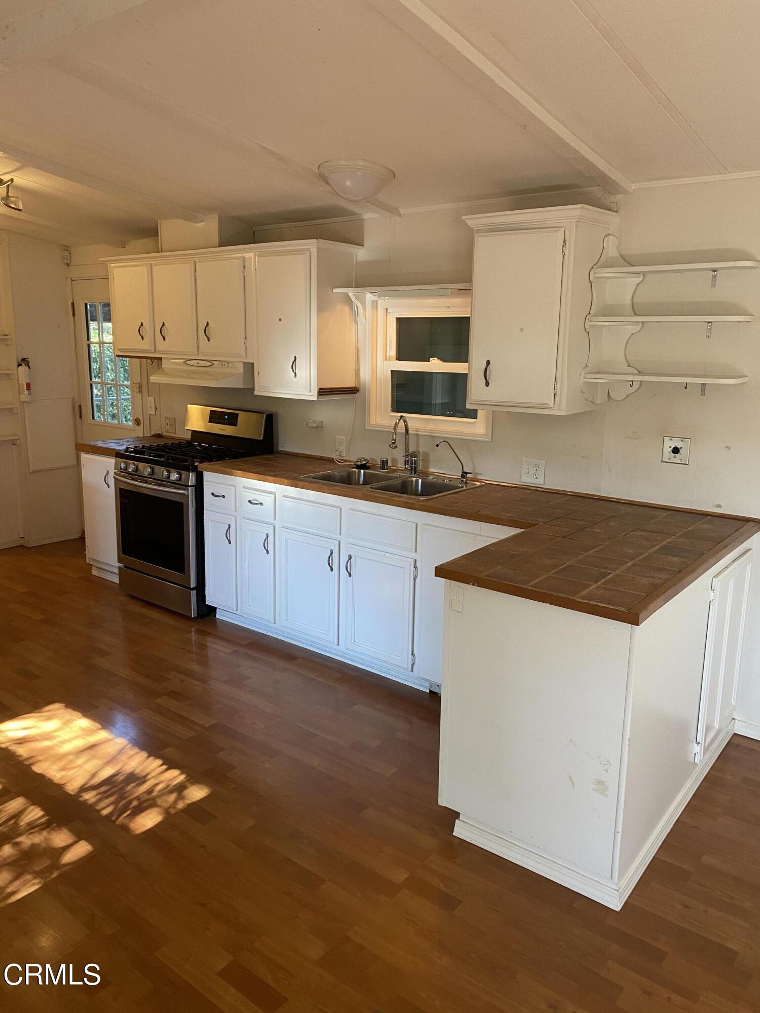 1225 South Rice Road, Unit 4 Ojai, CA 93023 - Photo 8 of 16 1fGiScNFREC3E40smKADXA