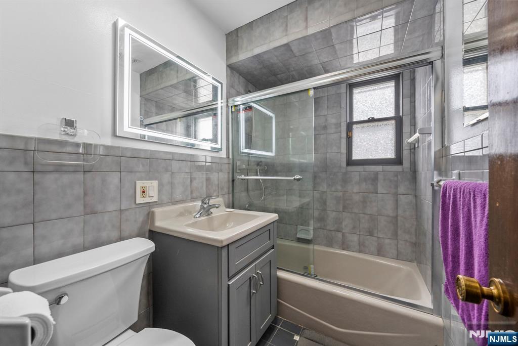 101 Maple Hill Road Clifton, NJ 07013 - Photo 12 of 39