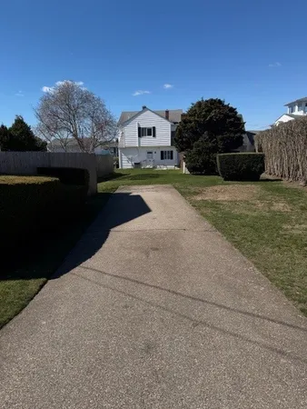 $1,750 | 280 Bonnet Point Road, Unit A, Narragansett, RI 02882