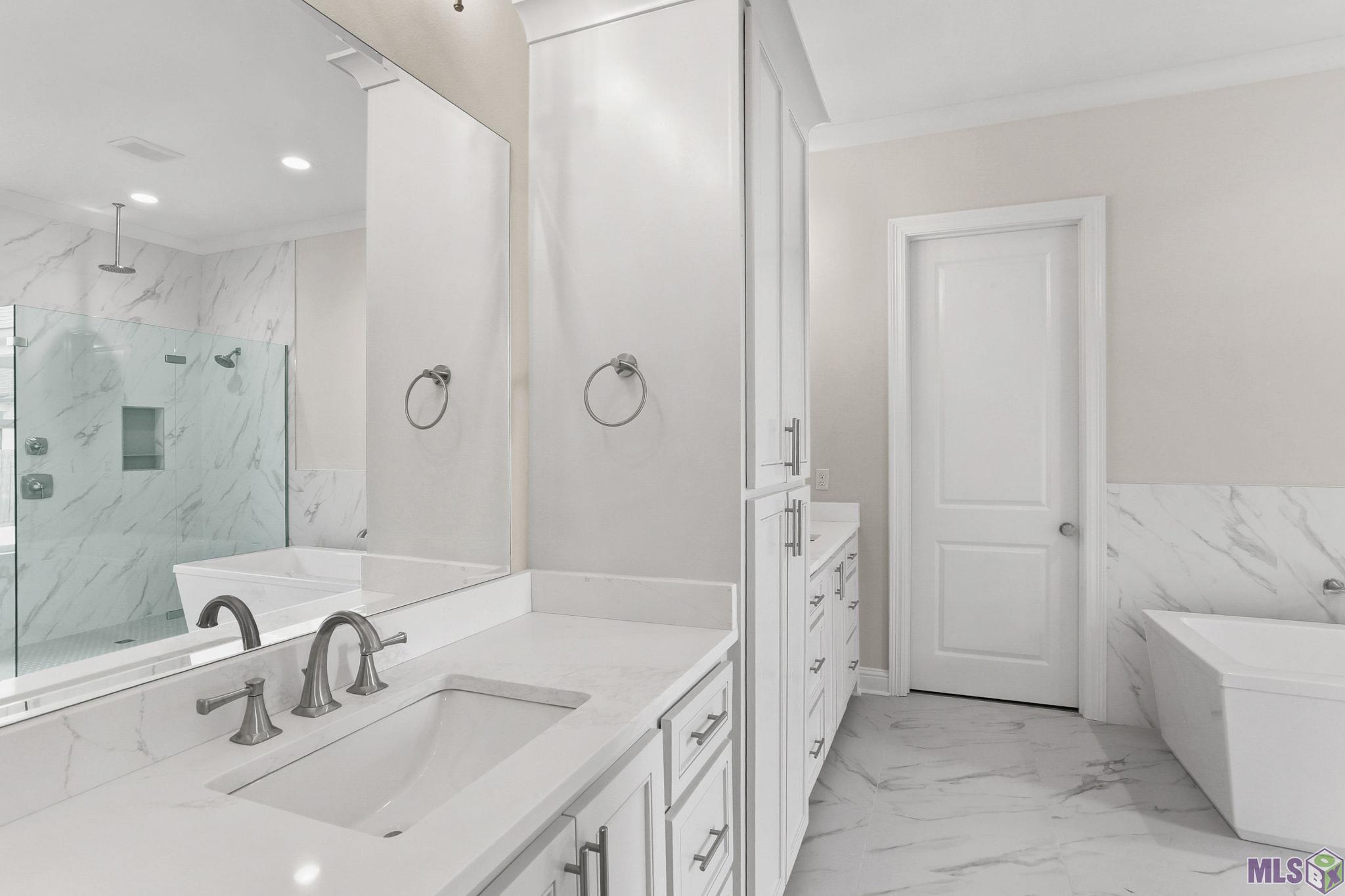 4439 Camargue Avenue Baton Rouge, LA 70820 - Photo 11 of 17 Spa-like Primary Bath