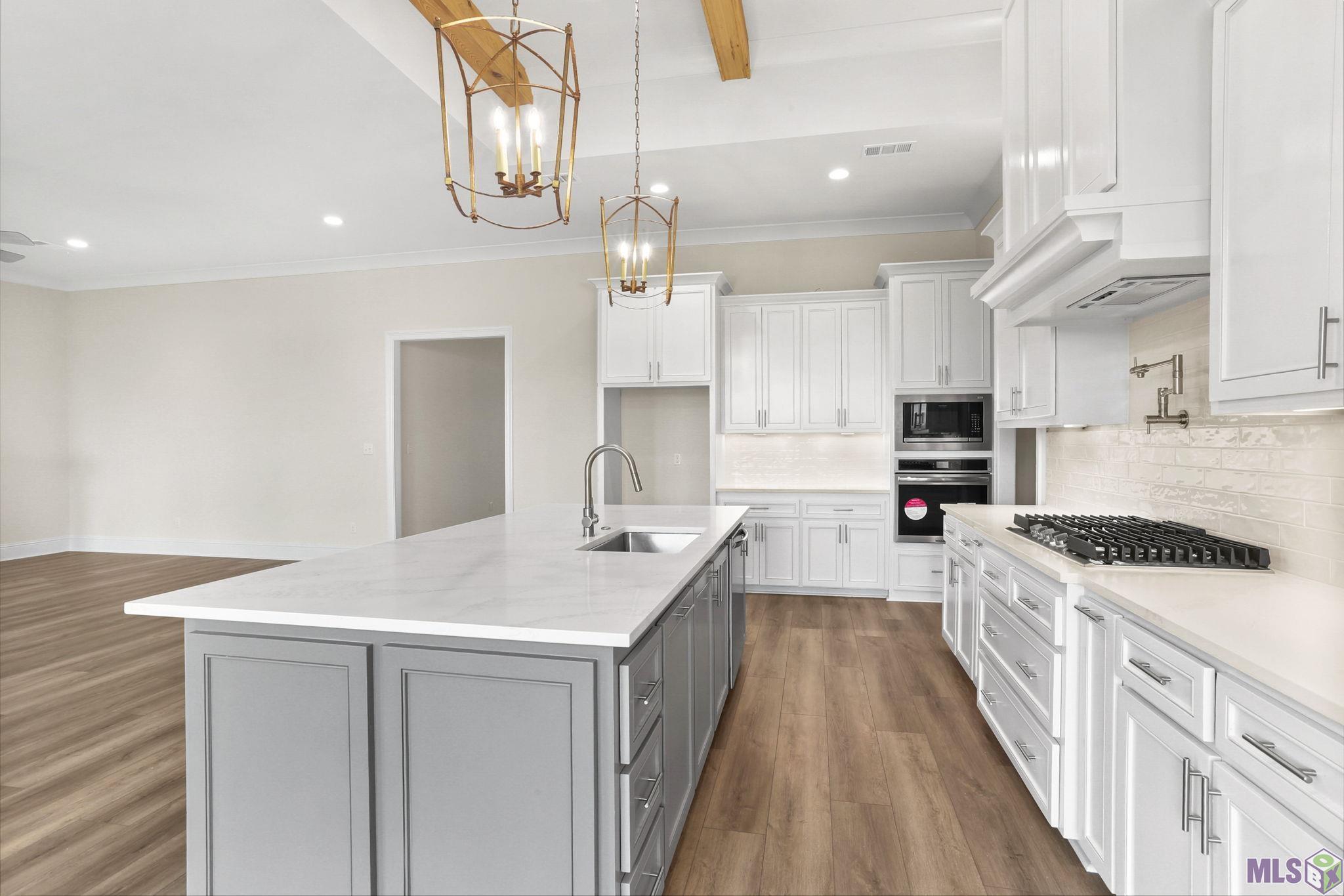 4439 Camargue Avenue Baton Rouge, LA 70820 - Photo 7 of 17 Custom built cabinets