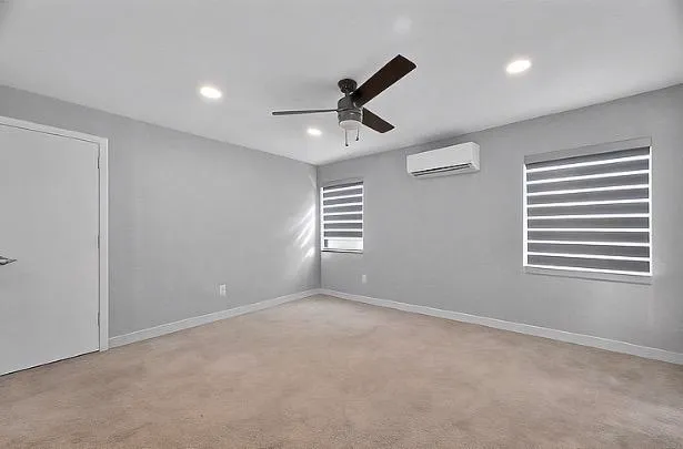 $2,000 | 6385 86th Lane, Vero Beach, FL 32967