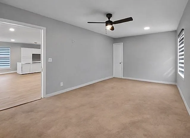 $2,000 | 6385 86th Lane, Vero Beach, FL 32967