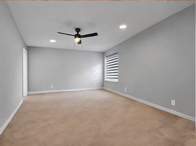 $2,000 | 6385 86th Lane, Vero Beach, FL 32967