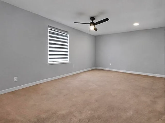 $2,000 | 6385 86th Lane, Vero Beach, FL 32967