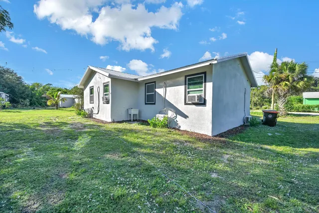 $2,000 | 6385 86th Lane, Vero Beach, FL 32967