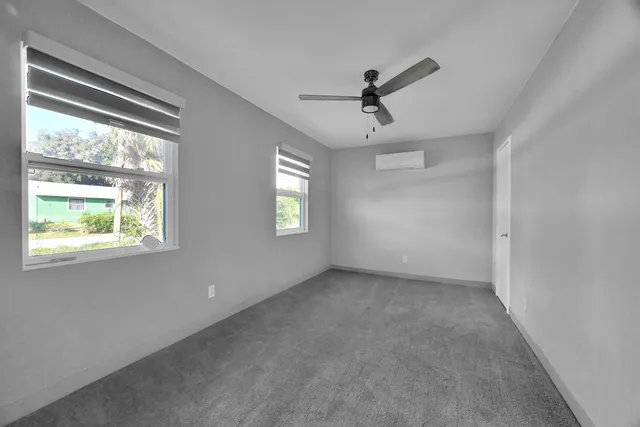 $2,000 | 6385 86th Lane, Vero Beach, FL 32967