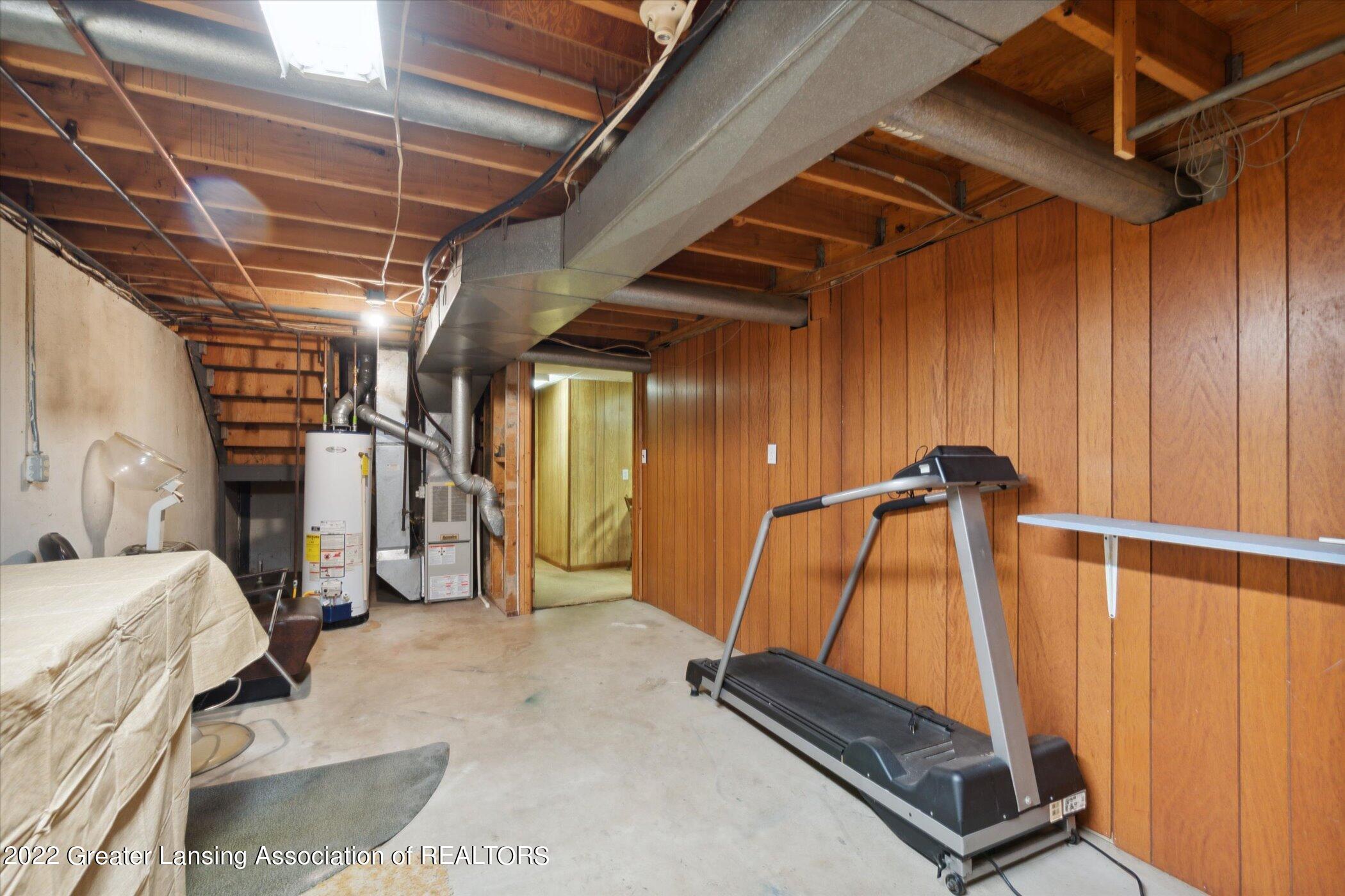 6314 Hilliard Road Lansing, MI 48911 - Photo 27 of 40 28-6314-Hilliard-Rd-Lansing-MI-48911-Win