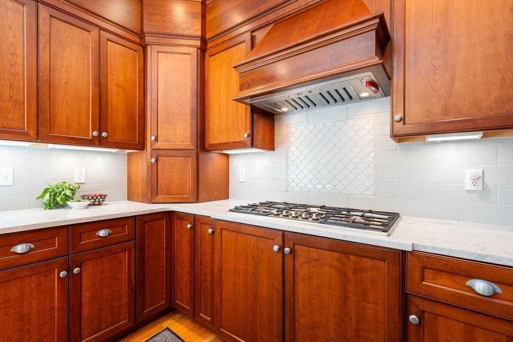 69 Nixon Road Framingham, MA 01701 - Photo 11 of 23