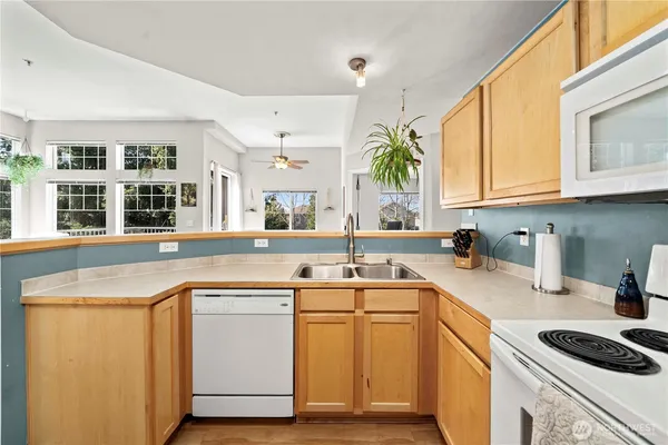 $425,000 | 6443 Hazel Avenue Southeast, Unit B5, Auburn, WA 98092